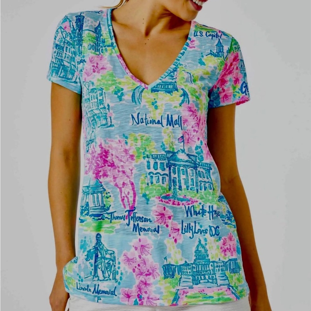 Lilly Pulitzer Women’s Etta Lilly Loves DC Print Short Sleeve V-neck Tee